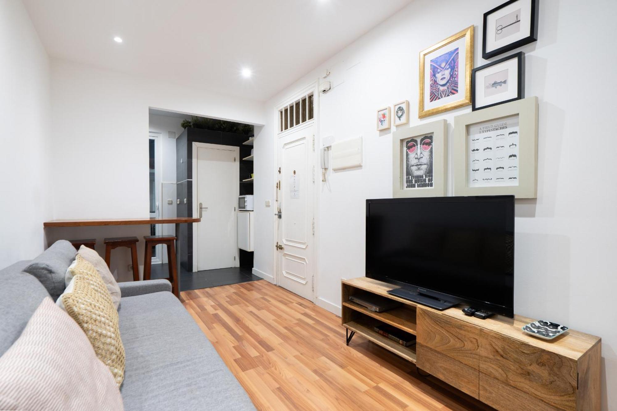 Apartamento En La Plaza De Lavapies Alquiler Temporal Madrid Exterior foto