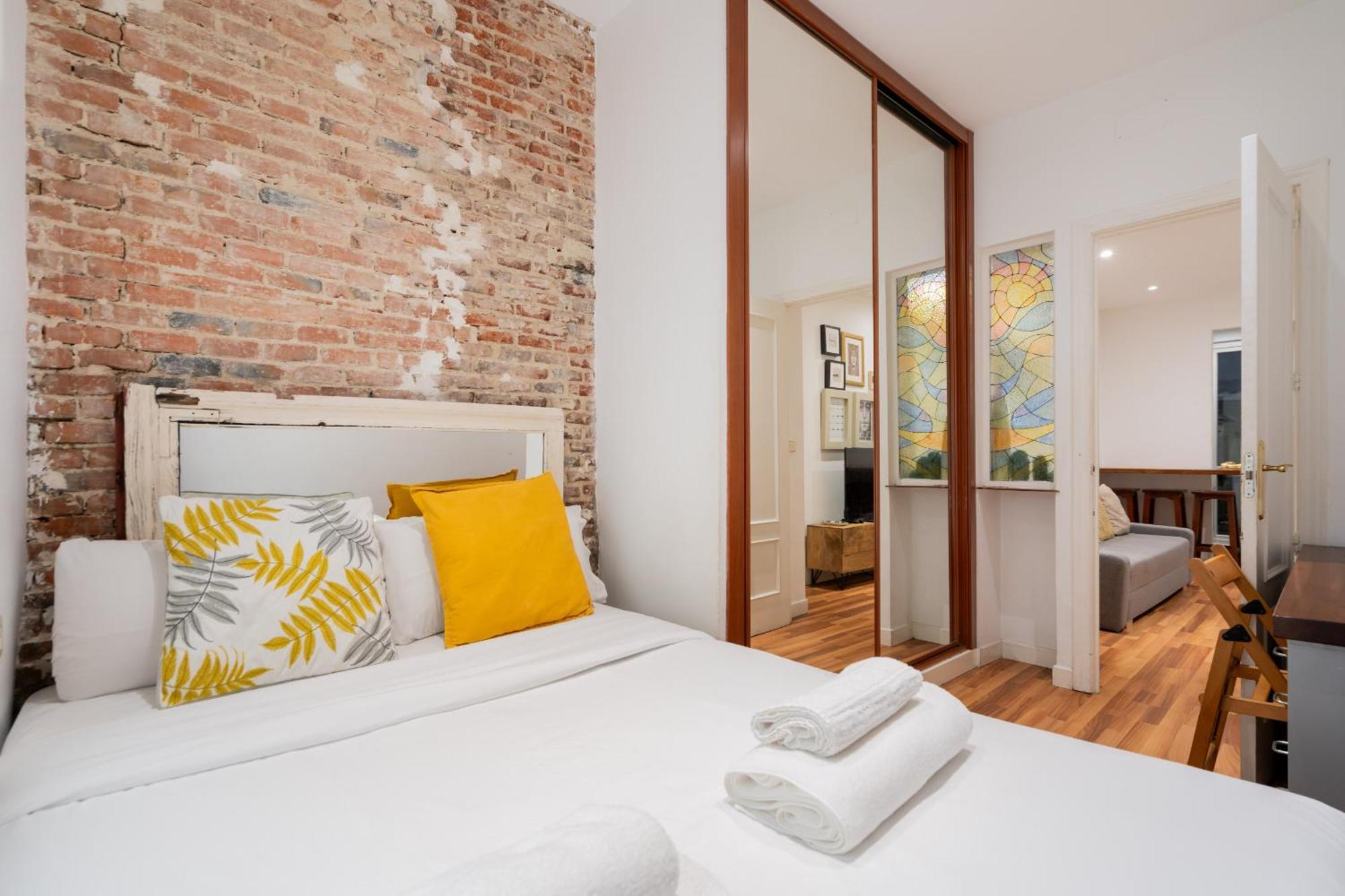 Apartamento En La Plaza De Lavapies Alquiler Temporal Madrid Exterior foto